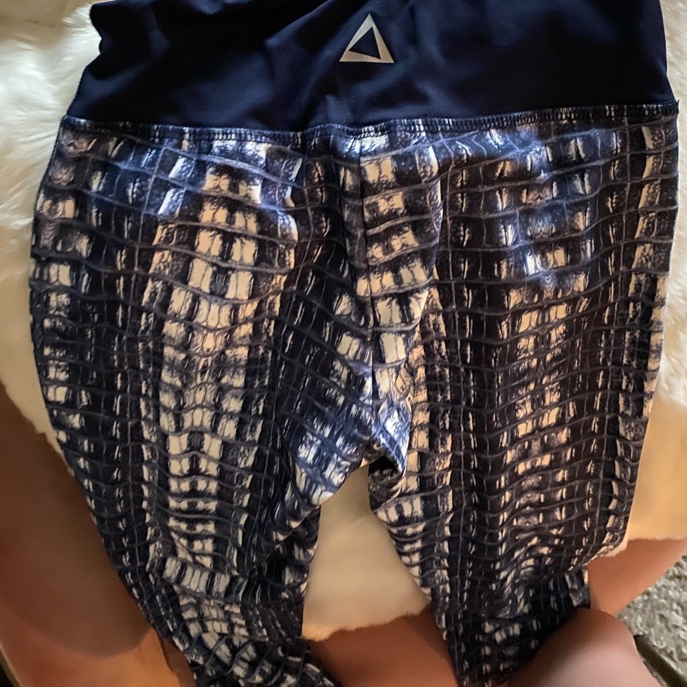 NWT Prismsport Leggings from Bandier - Picture 6 of 10